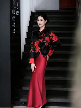 盛唐婧| 新中式重磅三醋酸刺绣正肩小外套