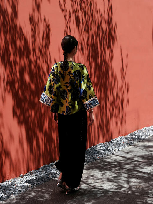 盛唐牡丹大师系列 | 真丝漳绒寿字团纹手绣外套(盛唐牡丹与非遗传承人王小潇联名系列) 商品图1