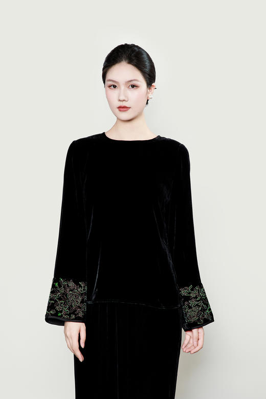 盛唐婧| 新中式真丝绒重工钉珠上衣 商品图1
