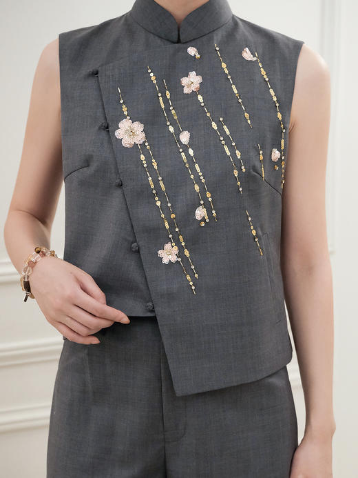 廷前观棠 | 寅歌马甲(尺码偏小） 商品图1