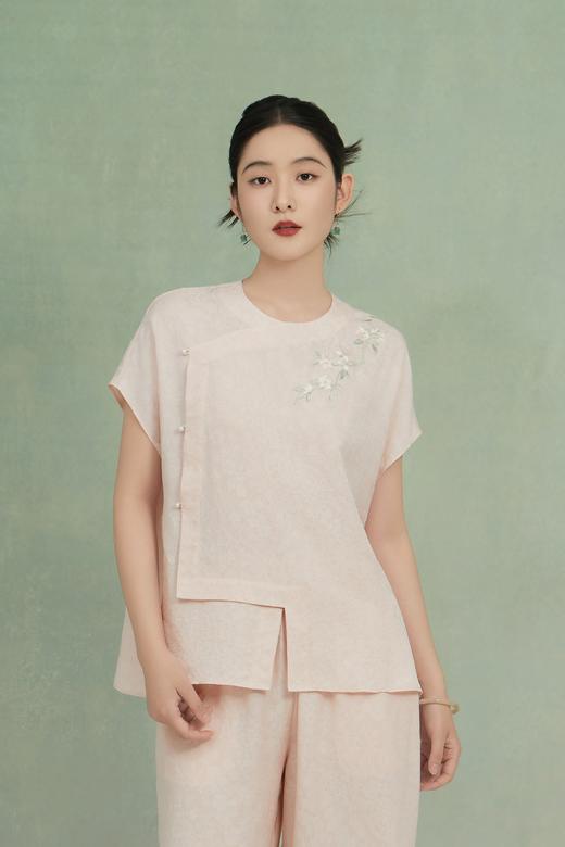 荷言HEYEN 留春 卷草纹真丝非遗花罗新中式短袖上衣高定系列 商品图1