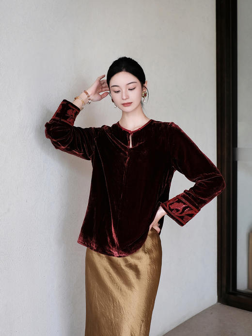 下架|盛唐婧| 新中式圆领重工钉珠百搭上衣-红色 商品图0