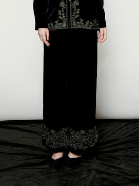 盛唐婧| 新中式真丝绒重工钉珠直筒裤