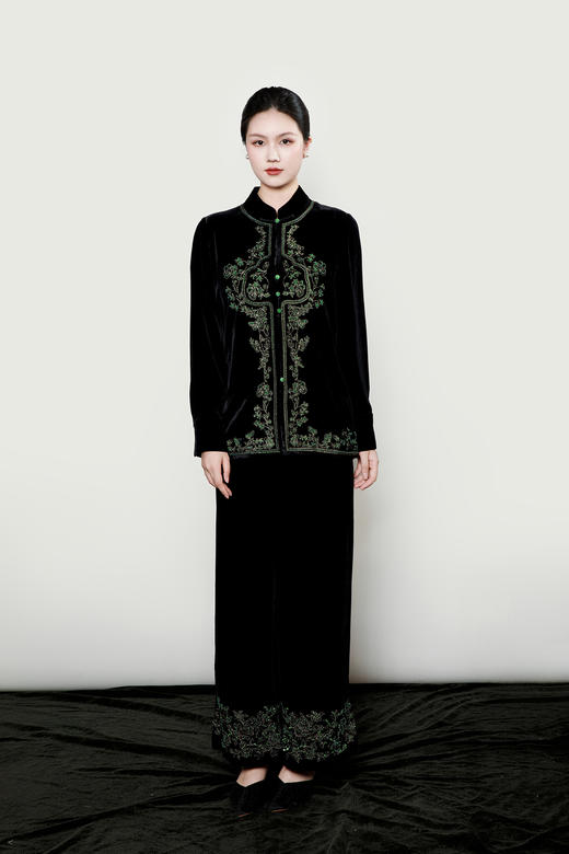 盛唐婧| 新中式真丝绒重工钉珠外套 商品图0