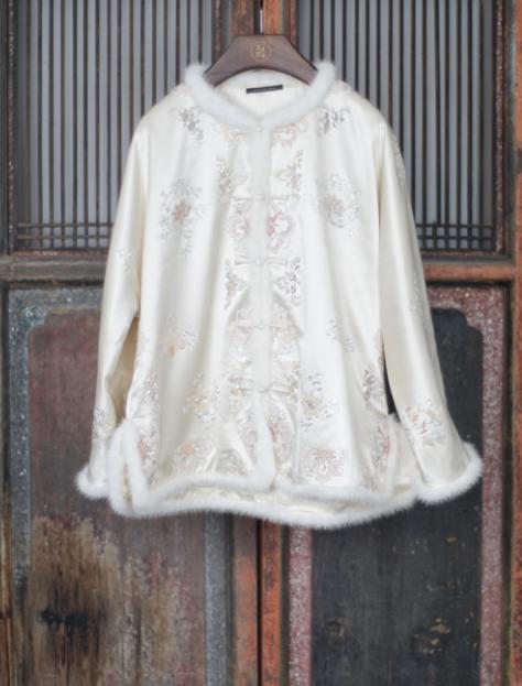 盛唐牡丹大师系列-卢梅红| 手绣重缎真丝水貂毛棉外套-米色 商品图0