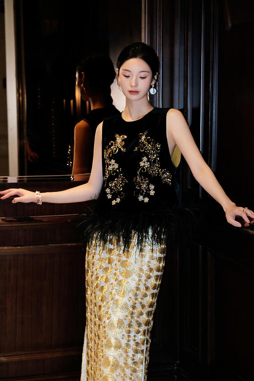 盛唐婧| 重磅真丝绒珠绣鸵鸟毛无袖马甲 商品图4