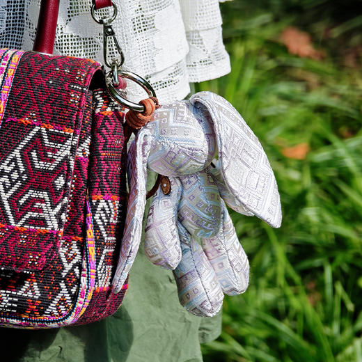 壮锦长耳兔挂件 商品图5