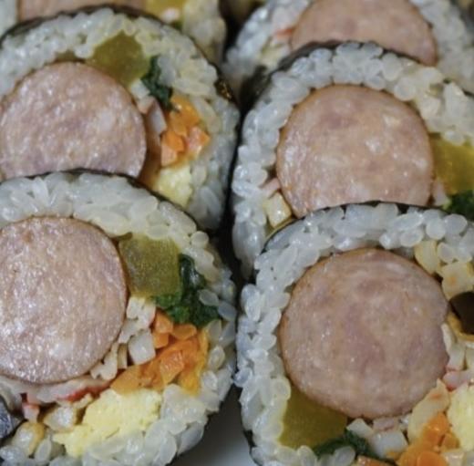 炭烤香肠紫菜包饭숯불소시지김밥 商品图0