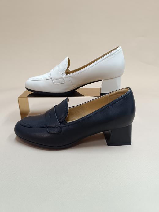 西村名物2025年秋季新款舒软原皮中跟防滑粗跟百搭深口单鞋乐福鞋X25CM30181 商品图1