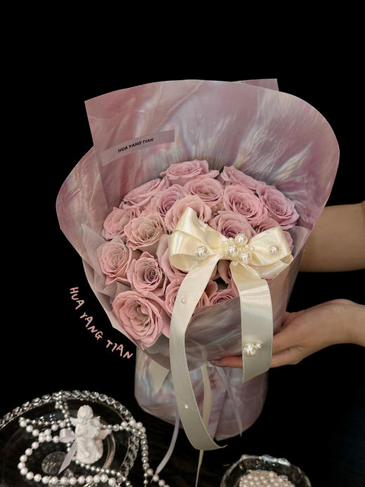 珠光曼塔·玫瑰花束 商品图0