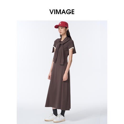 VIMAGE纬漫纪圆领休闲运动感棉时尚咖色秋季新款连衣裙V2407103 商品图3