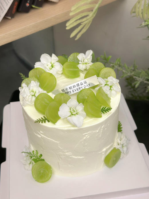 阳光青提，清新水润，夹心部分青提特调奶油加水晶脆啵啵 商品图1