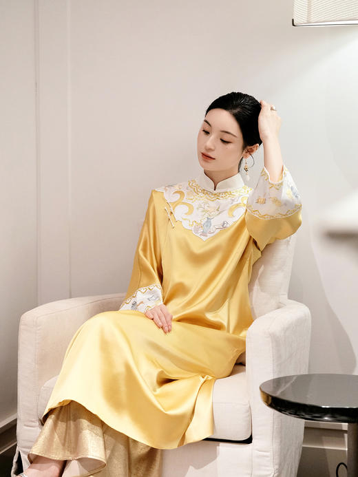 盛唐牡丹大师系列-卢梅红 | 金缕真丝如意纹手绣长裙 商品图6