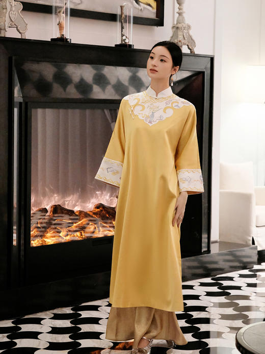 盛唐牡丹大师系列-卢梅红 | 金缕真丝如意纹手绣长裙 商品图2