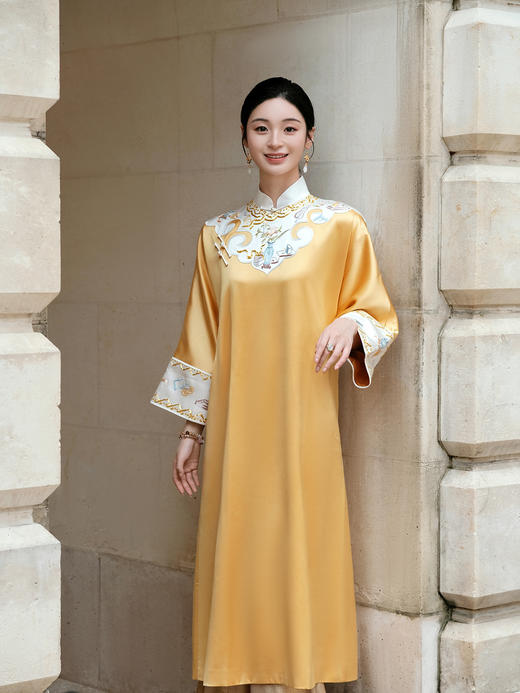 盛唐牡丹大师系列-卢梅红 | 金缕真丝如意纹手绣长裙 商品图1