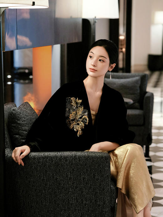 廷前观棠 | 金昭丝绒外套(售完不补) 商品图6