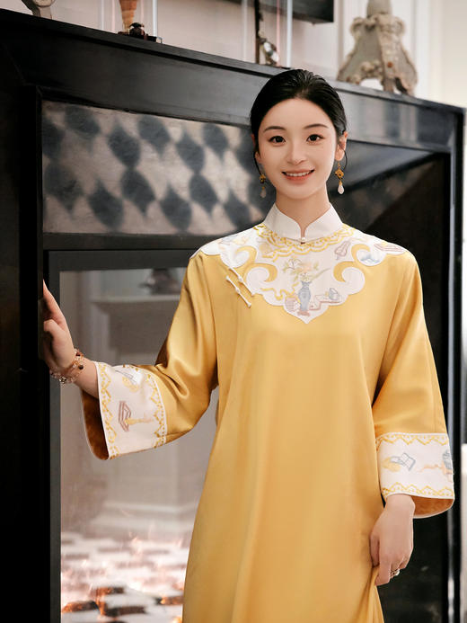 盛唐牡丹大师系列-卢梅红 | 金缕真丝如意纹手绣长裙 商品图4