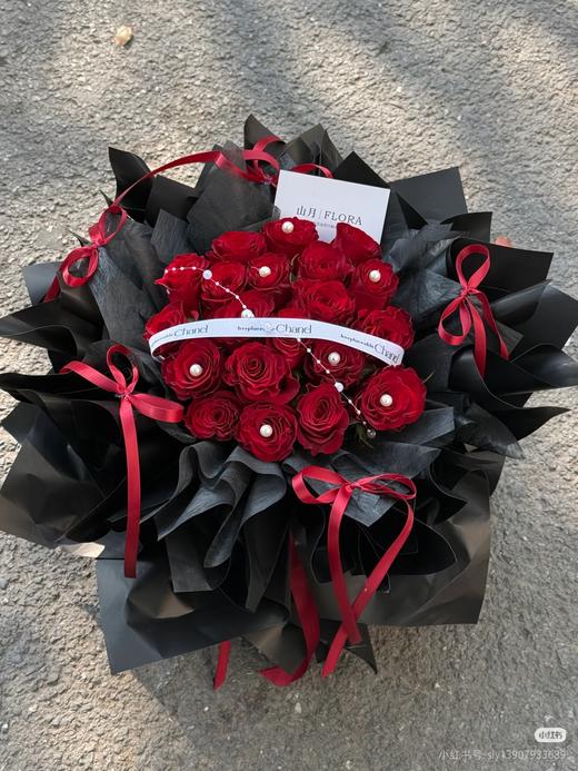 女神节19朵红玫瑰 商品图1