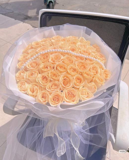 女神节52枝玫瑰花束 商品图5