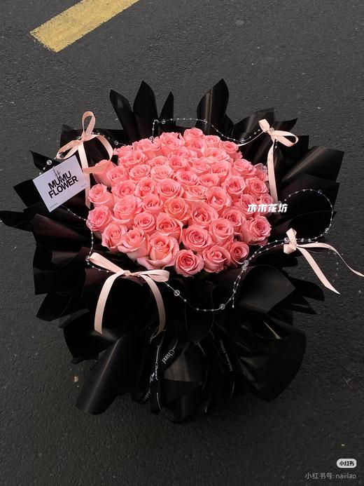 女神节52枝玫瑰花束 商品图3