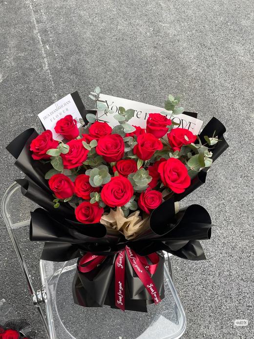 女神节19朵红玫瑰 商品图0