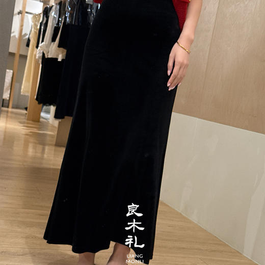 【预售7天】良木礼丝绒开叉半裙（黑绒绒）（Q2581130） 商品图6