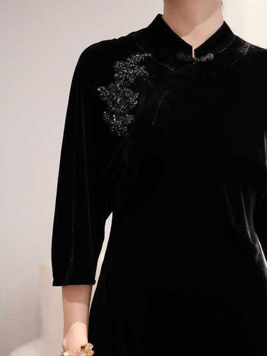 盛唐婧| 重磅真丝绒重工珠绣七分袖连衣裙 商品图4