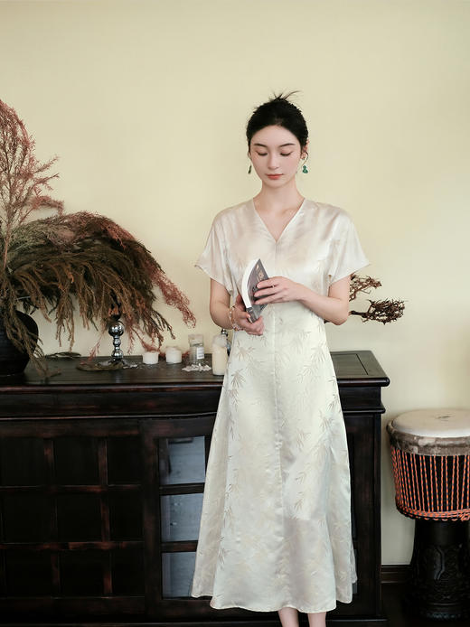 盛唐牡丹| 文竹织金真丝短袖连衣裙 商品图0