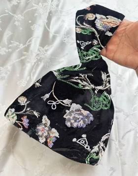 盛唐牡丹| 真丝丝绒串珠手拿包-黑