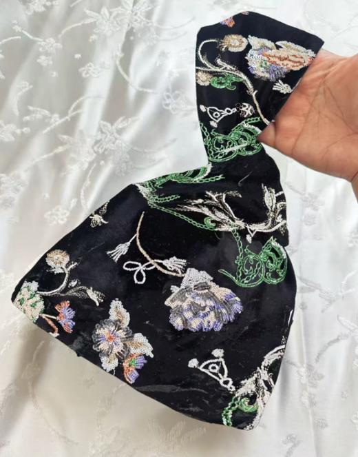 盛唐牡丹| 真丝丝绒串珠手拿包-黑 商品图0