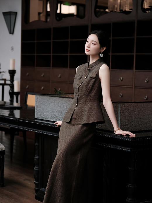 盛唐婧| 轻奢织金香云纱时尚上衣 商品图7