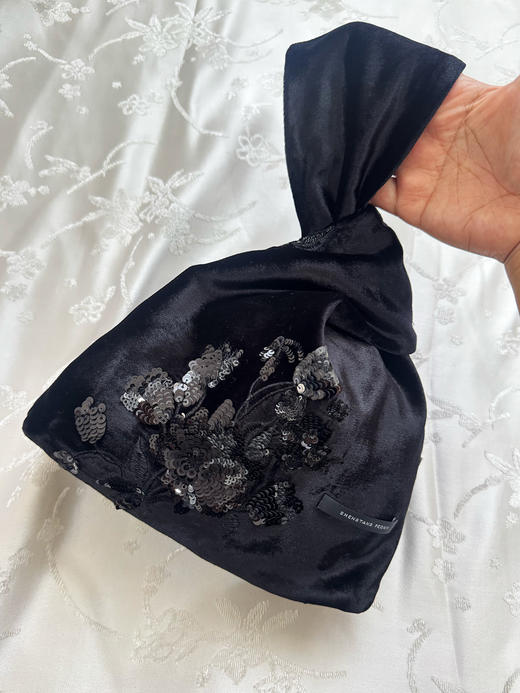 盛唐牡丹| 真丝丝绒串珠手拿包-黑色 商品图0