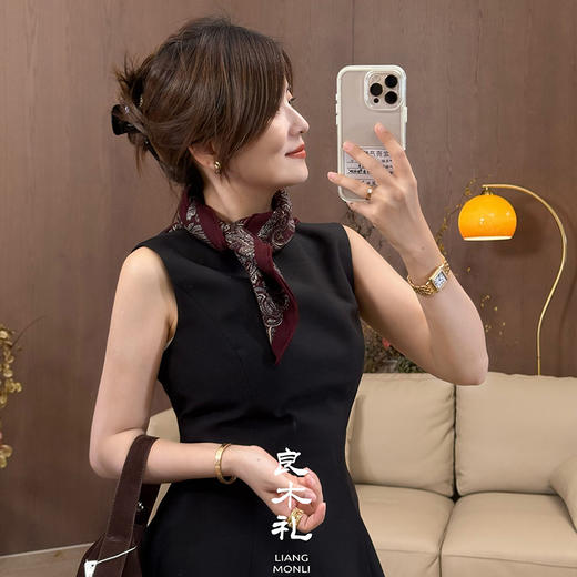 【预售7天】良木礼无袖开叉上衣（Q8156） 商品图3