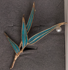 花丝镶嵌   (竹叶胸针）