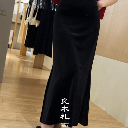 【预售7天】良木礼丝绒开叉半裙（黑绒绒）（Q2581130） 商品图2