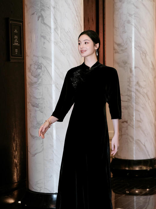 盛唐婧| 重磅真丝绒重工珠绣七分袖连衣裙 商品图5