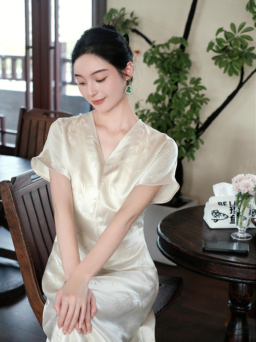 盛唐牡丹| 文竹织金真丝短袖连衣裙 商品图4