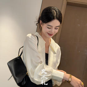 【特价不退不换】良木礼深V真丝衬衫(Q258335)