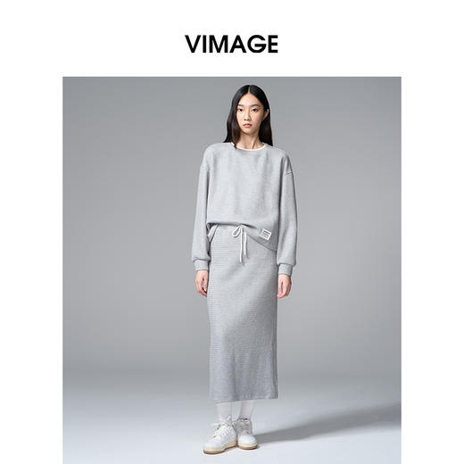 VIMAGE纬漫纪肌理感灰色宽松卫衣棉混纺撞色休闲秋季新款小上衣V2413103 商品图0
