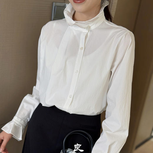 【预售7天】良木礼木耳边衬衫（Q258280） 商品图4