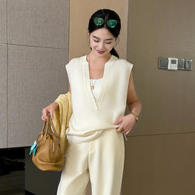 良木礼美丽诺羊毛背心（Q258286）