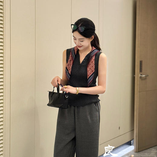 良木礼V领羊毛背心（Q258370F） 商品图3