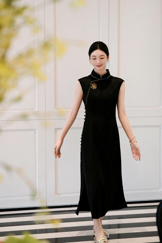 盛唐婧| 新中式立领苗绣醋酸修身连衣裙 商品图10