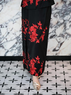 盛唐婧| 重磅三醋酸刺绣修身开叉半身裙-红色