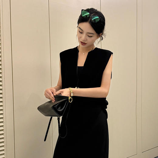 良木礼美丽诺羊毛背心（Q258286） 商品图1