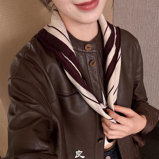 【预售7天】良木礼圆领不对称皮衣（Q258333） 商品图2