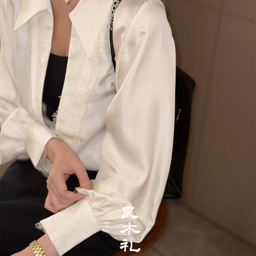 【特价不退不换】良木礼深V真丝衬衫(Q258335) 商品图4