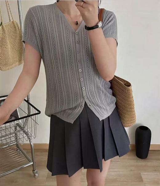 仅限11.11，不参与退 【孤品捡漏】G119条纹灰色冰丝镂空针织衫-喜出 商品图1