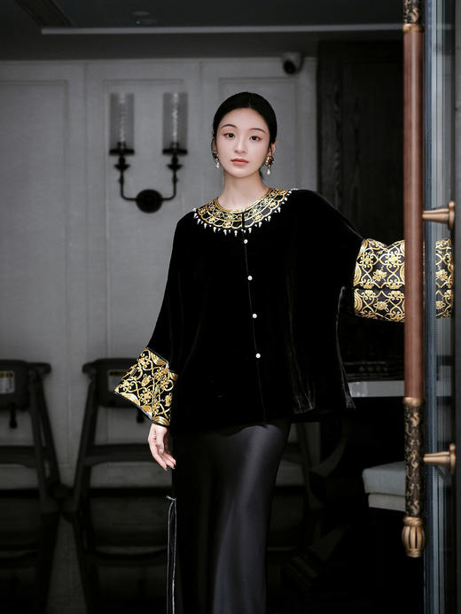 盛唐牡丹大师系列-卢梅红| 盘金绣真丝丝绒对襟外套 商品图2