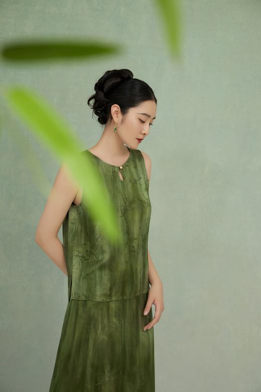 荷言GL 竹深竹调  竹叶烧花人丝新中式套装 亲肤舒适 正反两穿上衣+百搭半裙 商品图3